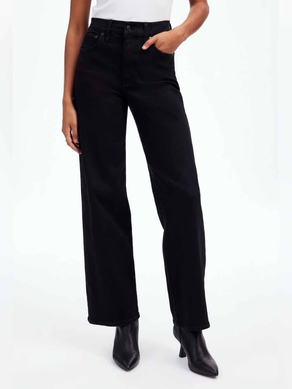 Madewell The Perfect Vintage Wide-Leg Jeans in a faded, washed black denim SZ.26